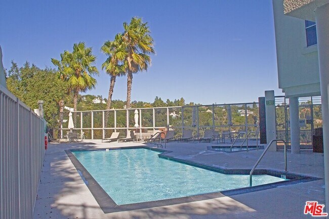 Building Photo - 171 N Church Ln