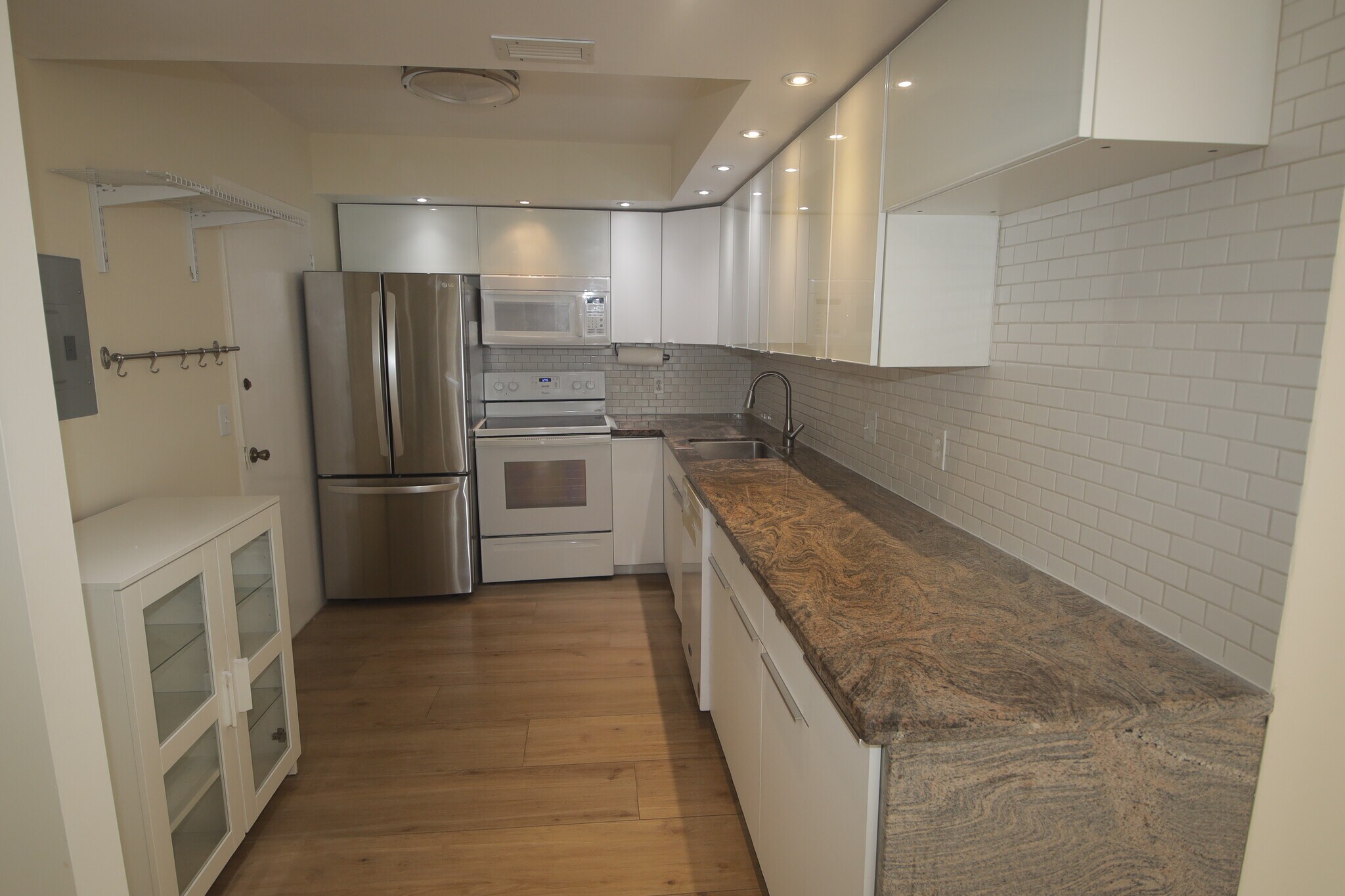 Building Photo - 1001 91st St