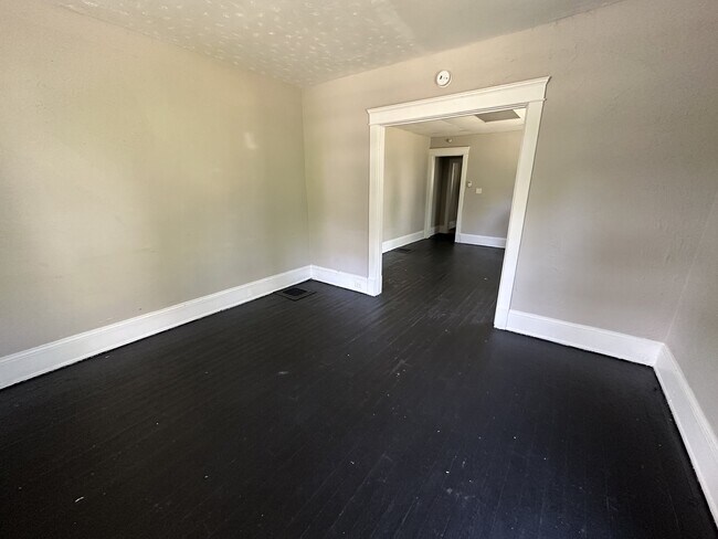 Building Photo - 884 E 150th St