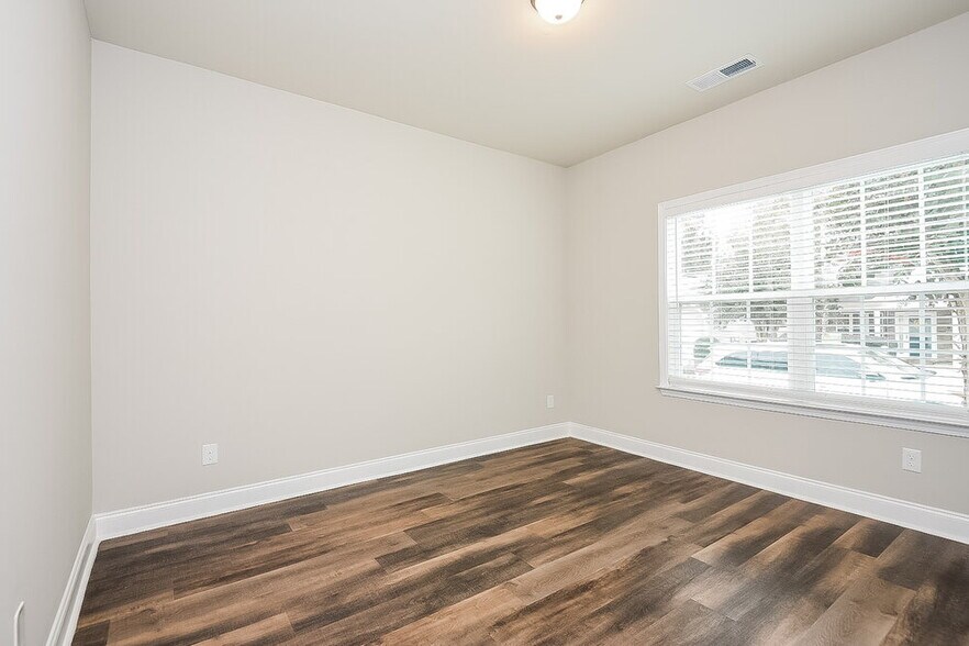 Building Photo - 67 Rosemont Ct