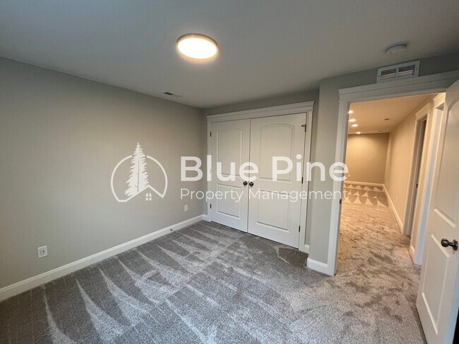 Building Photo - 6360 Ender Ln