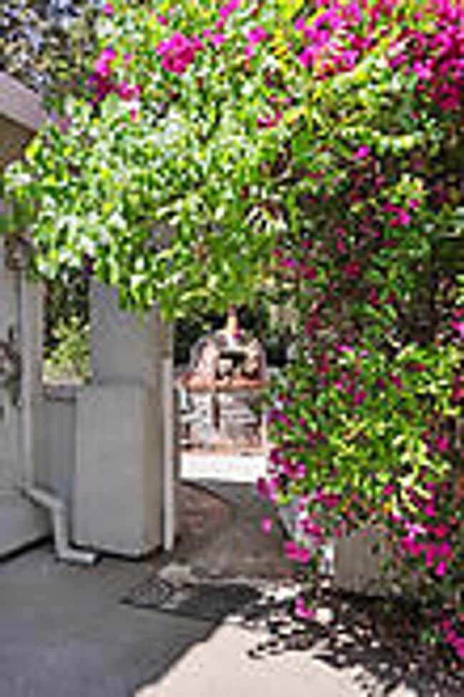 Building Photo - Beautiful 3 Bedroom Home-$750.00 Off 1st M...