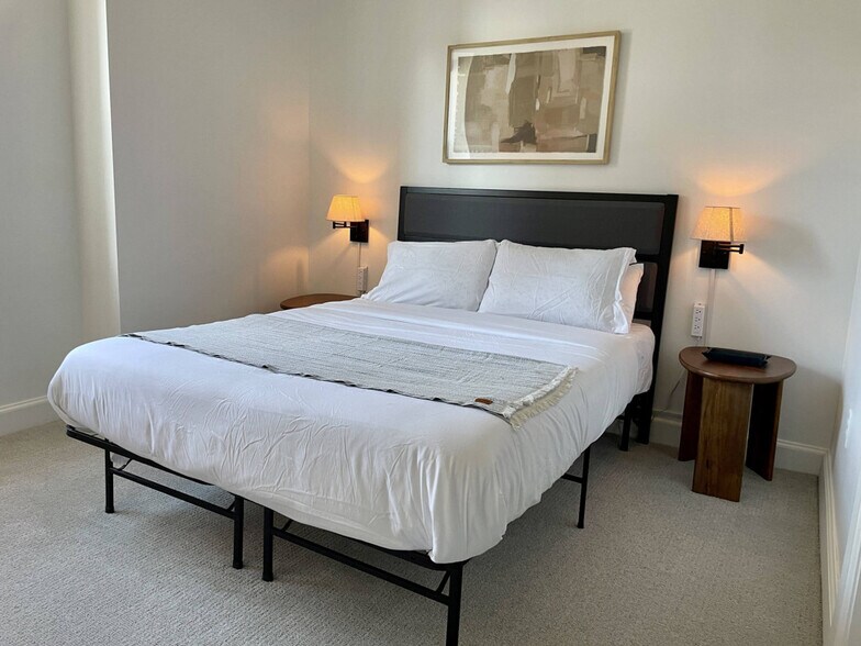 Building Photo - 758 N Broadway