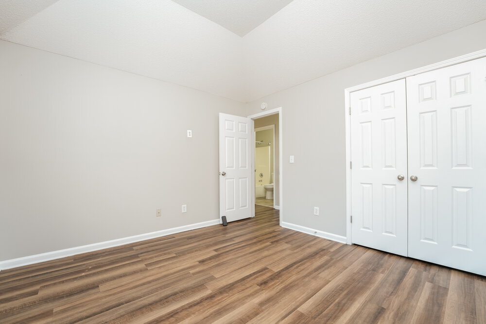 Building Photo - 4477 S River Cove