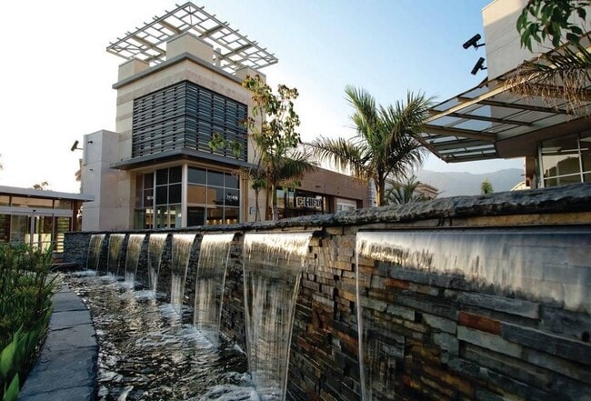 Minutes away from shopping - 7223 Lotus Ave