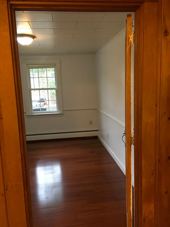 Building Photo - 7 Carlisle St