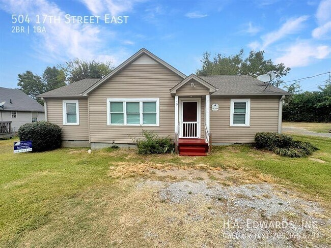 Primary Photo - 504 17th St E