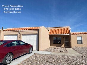 Building Photo - Spacious 4/3 off Elks Club