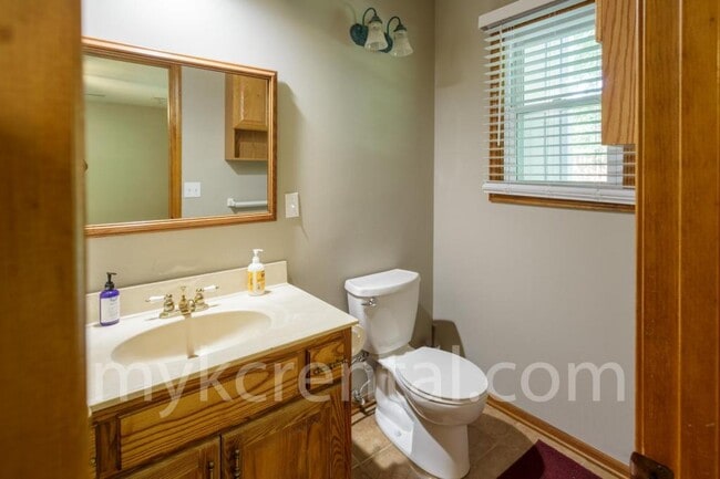 Building Photo - 2024 S Downing St