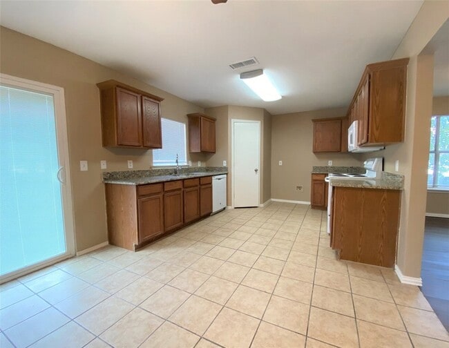 Building Photo - 1125 Greenbend Dr