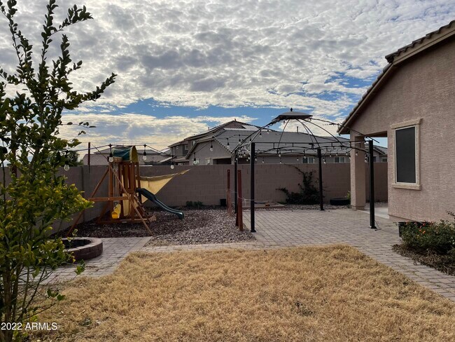 Building Photo - 69 S 195th Ln