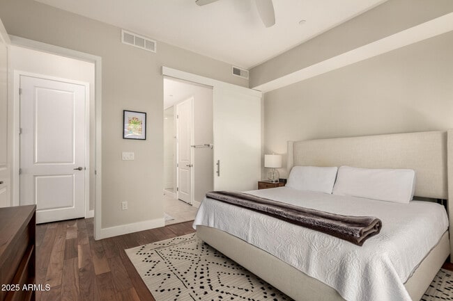 Building Photo - 7300 E Earll Dr