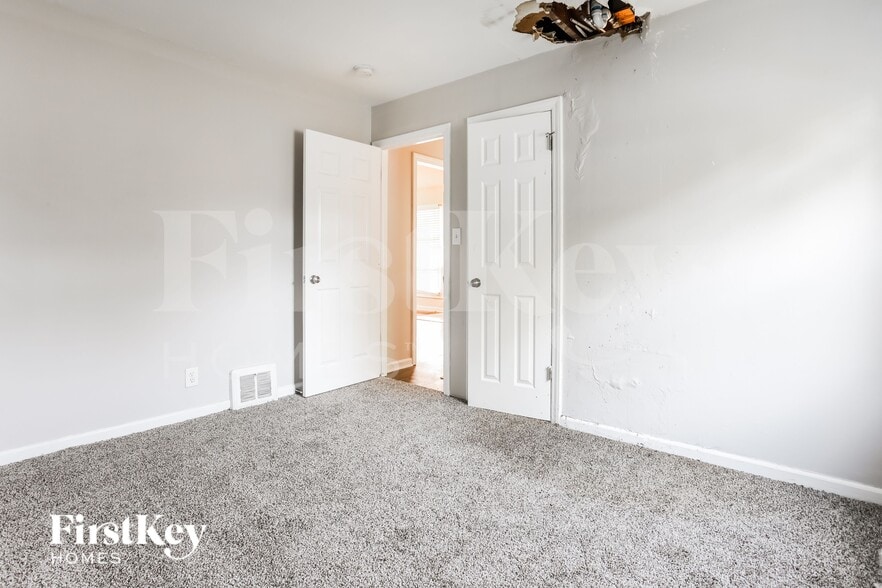 Building Photo - 641 Dixie St