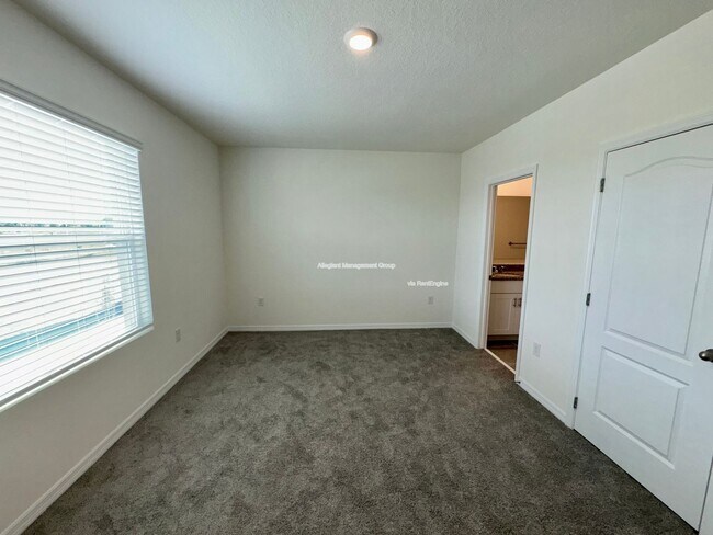 Building Photo - 1393 Isleta Lp