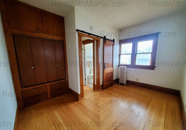 Building Photo - 313 Denver St