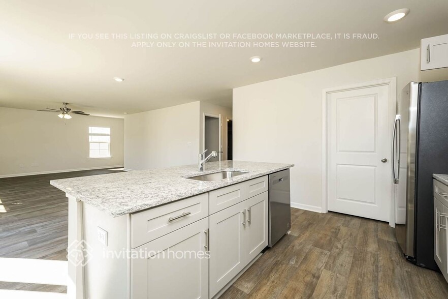 Building Photo - 503 Jack Pine St