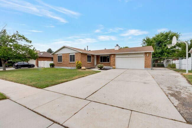 Building Photo - 2237 Karalee Way