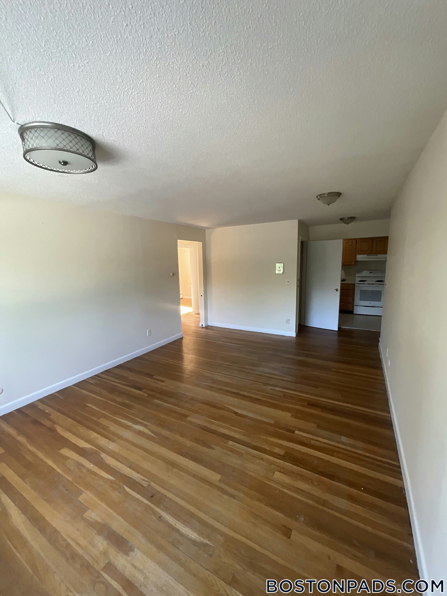 Building Photo - 122 Dustin St