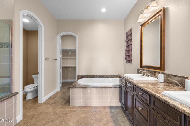 Building Photo - 3917 W Hemlock St