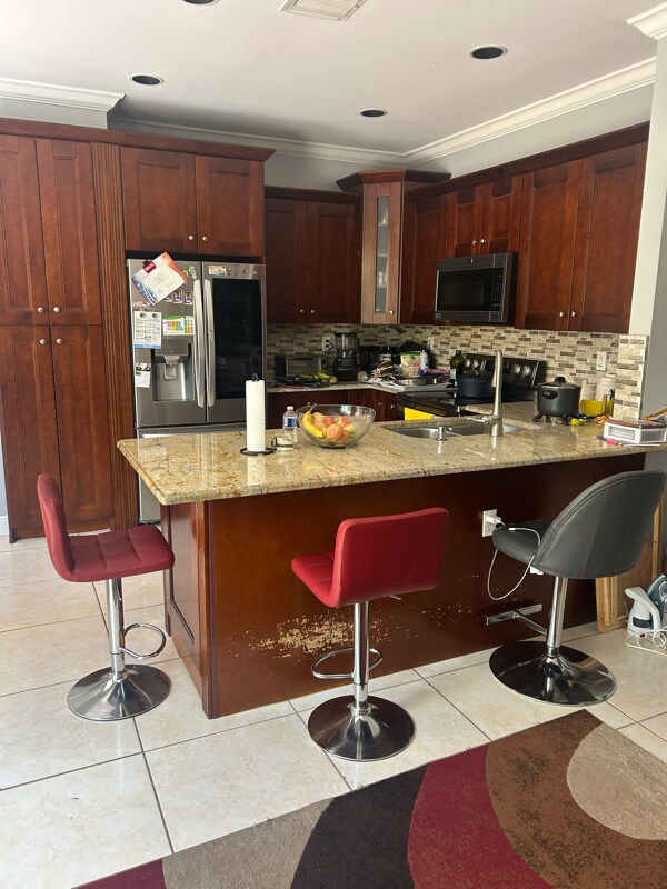 Building Photo - 4015 Tree Top Rd