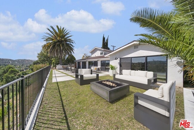 Building Photo - 23500 Aetna St