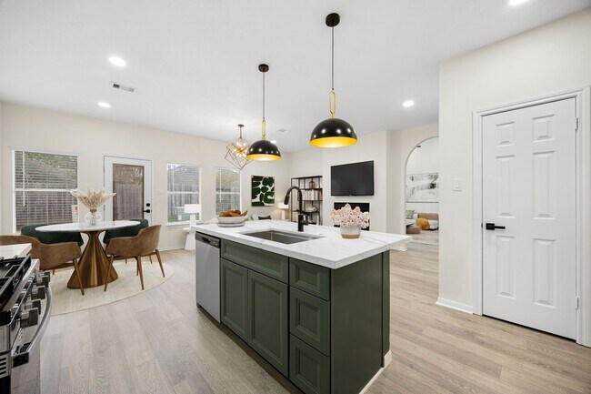 Building Photo - 13735 Sablegarden Ln