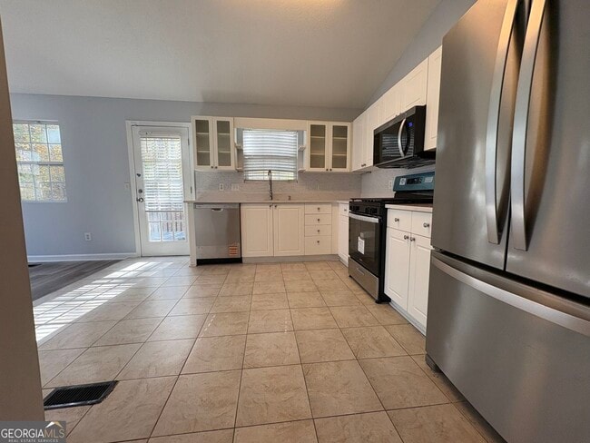 Building Photo - 1718 Graywood Dr SE