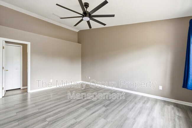 Building Photo - 3075 Falconer Dr