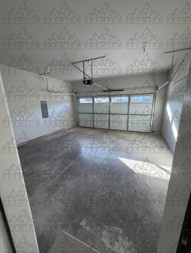 Building Photo - 1st MONTH FREE - 3 BED 2.5 BATH NEW BUILD!