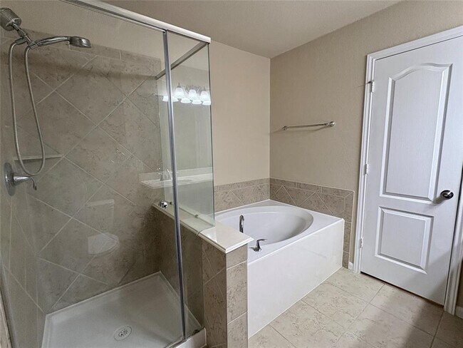 Building Photo - 23806 Willow Haven Dr