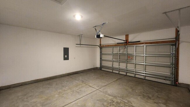 Building Photo - 1055 Sentinel Ct