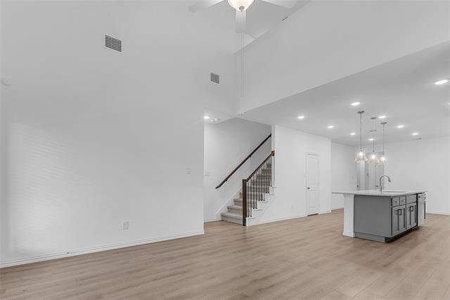 Building Photo - 2136 Sunnymede Dr