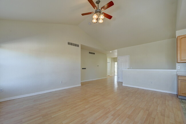 Building Photo - $2,750.00, 3 Bed, 2 Bath Ranch Style Home ...