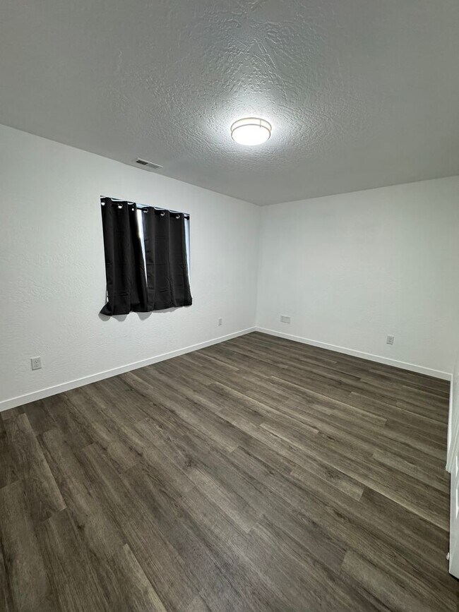 Building Photo - GEAW5