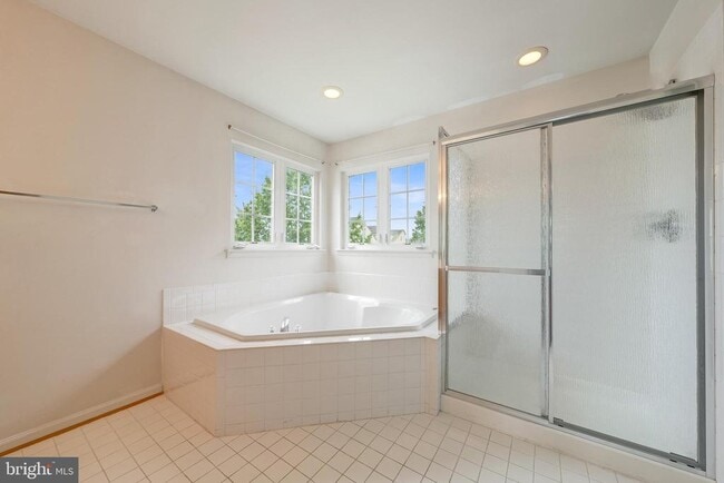Building Photo - 42038 Cherish Ct