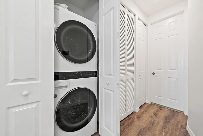 Building Photo - 1522 Limetree Bay Ave