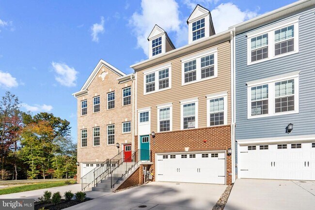 Primary Photo - 518 Downswing Rd