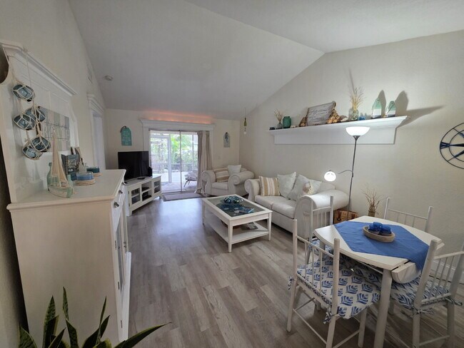 Building Photo - Updated full furnished 2/2 villa in great Safety Harbor location.