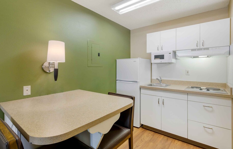 Building Photo - Furnished Studio-Los Angeles - LAX Airport...