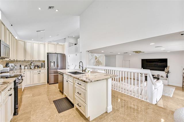 Building Photo - 1500 SW 171st Ter