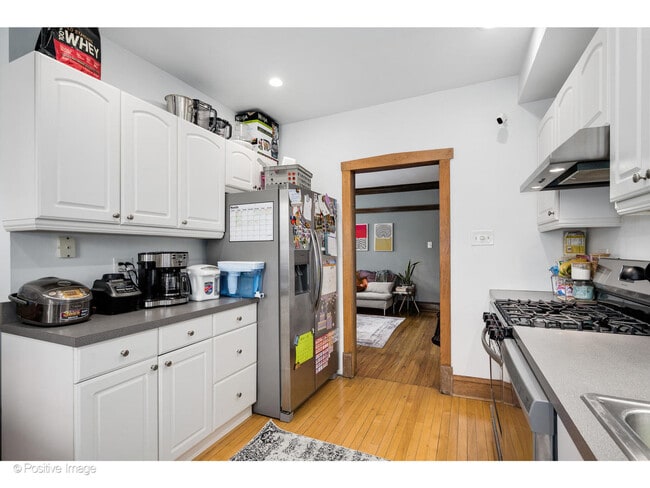 Building Photo - 1462 W Warner Ave