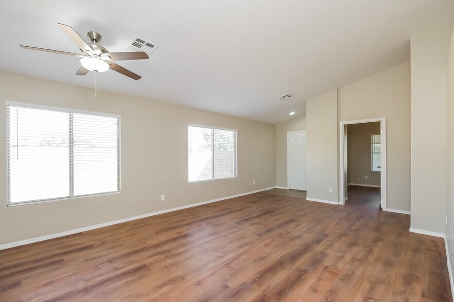 Building Photo - 2049 W Gold Mine Way