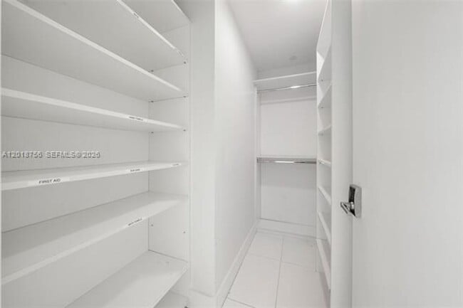 Building Photo - 900 Biscayne Blvd