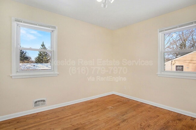 Building Photo - 1421 Ball Ave NE