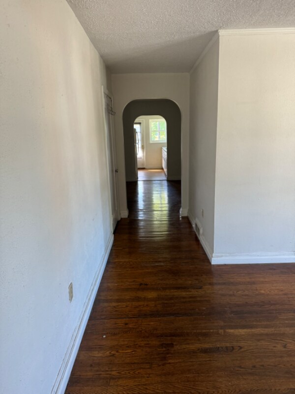 Building Photo - 88 Riverside Dr