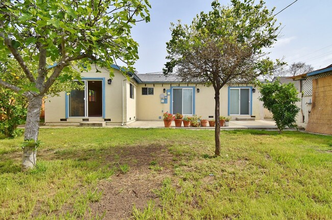 Building Photo - $3,590 / 3 BR - NICELY REMODELED FREMONT H...