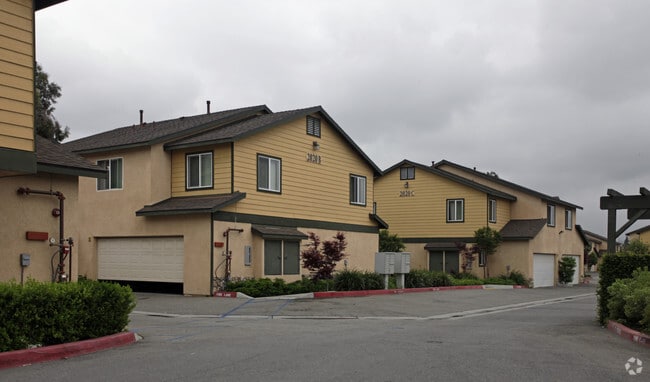Building Photo - Quail Crossing Apartments