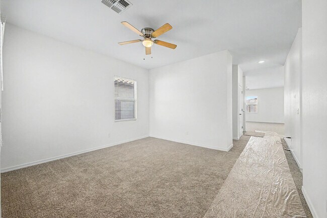 Building Photo - 35450 W Santa Clara Ave