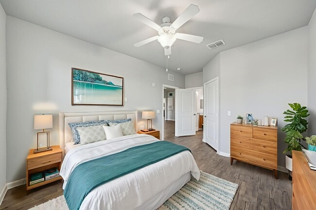 Building Photo - Charleston on 66th