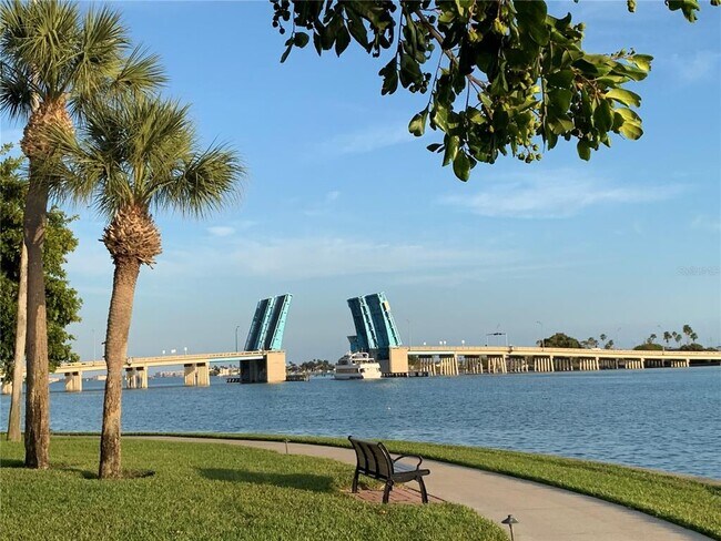 Building Photo - 7862 Sailboat Key Blvd S